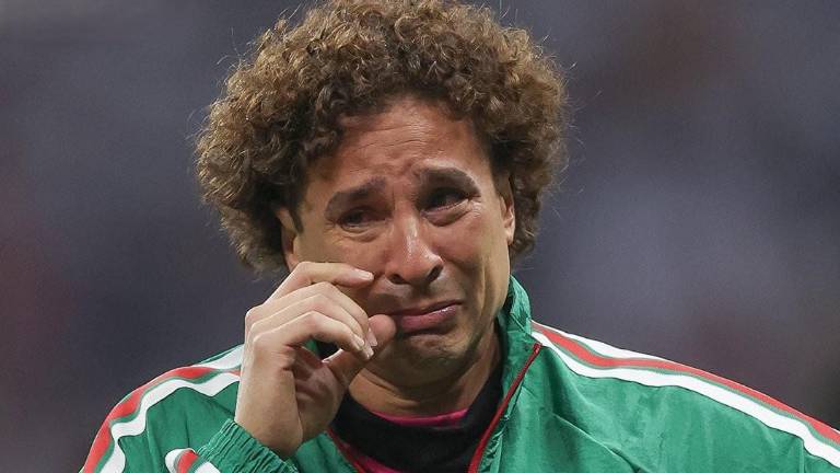 Guillermo Ochoa rompió en llanto tras la eliminación de México de la Copa del Mundo.