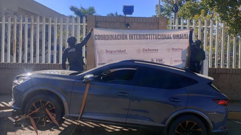 La unidad, y los objetos del delito fueron puestos a disposición del Ministerio Público.