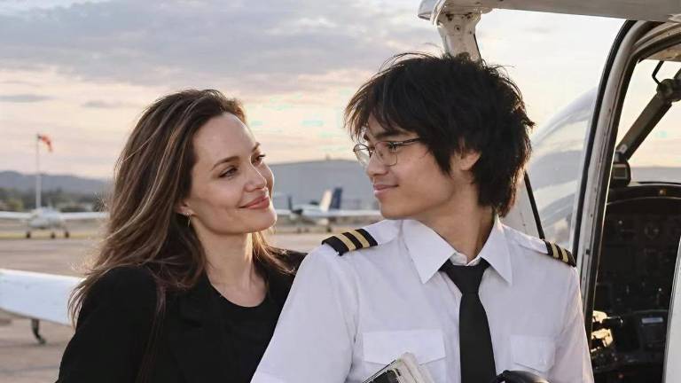 Maddox Jolie, elimina el apellido de Brad Pitt.