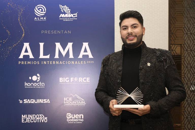 Recibe Richard Millán, Alcalde de Elota, premio internacional por Mérito Humano