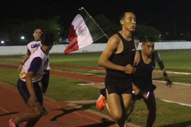 ¡Estrenan campeones en Relevos de la Antorcha!