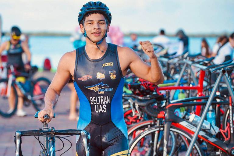 Triatletas de Águilas UAS se alistan para competir en La Paz