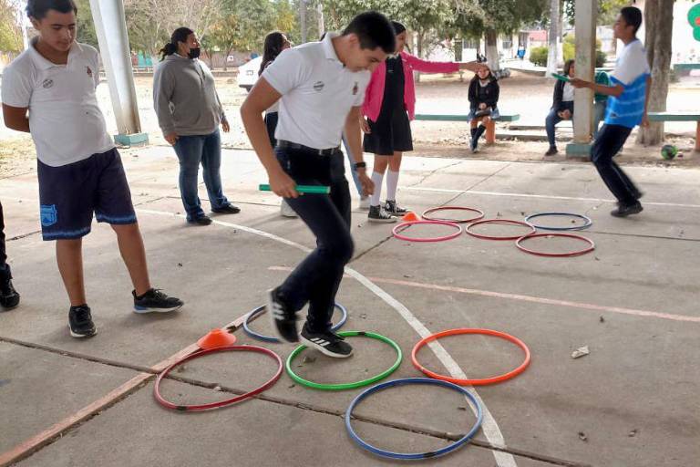 Estudiantes de la Secundaria Tomás Peraza, de El Roble, aprenden sobre la cultura física y los hábitos saludables