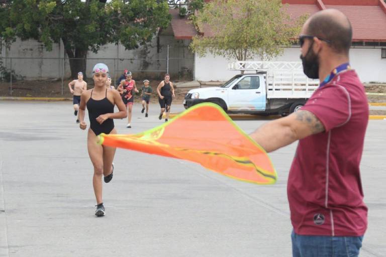 Invitan al Acuatlón Alberca Olímpica 2023