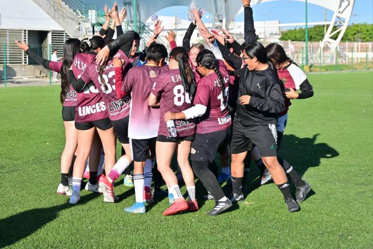 Linces y Águilas se reparten títulos de la Liga de Futbol 9 Universitaria