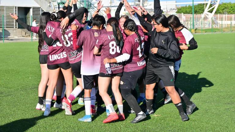 Linces de la UAdeO se alzó con la corona en la femenil de la Liga de Futbol 9 Universitaria.