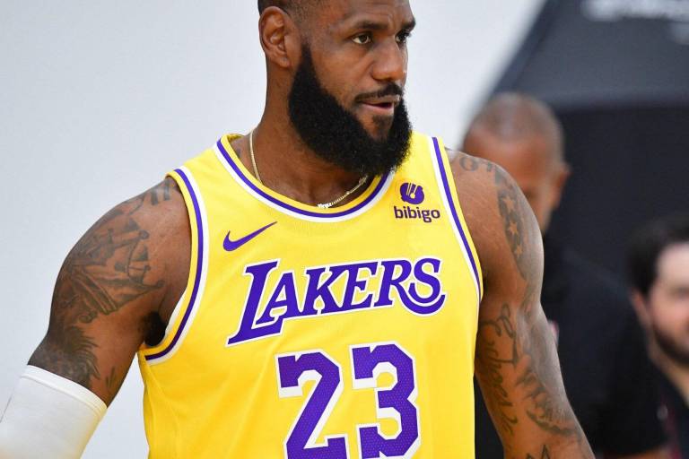 LeBron James, ausente en el inicio de la pretemporada de Lakers