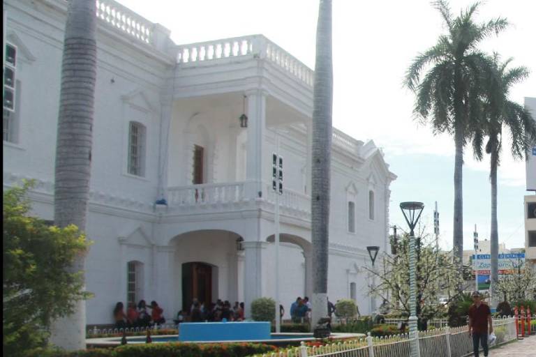 Buscan comprar seguros de vida para empleados del Gobierno de Culiacán