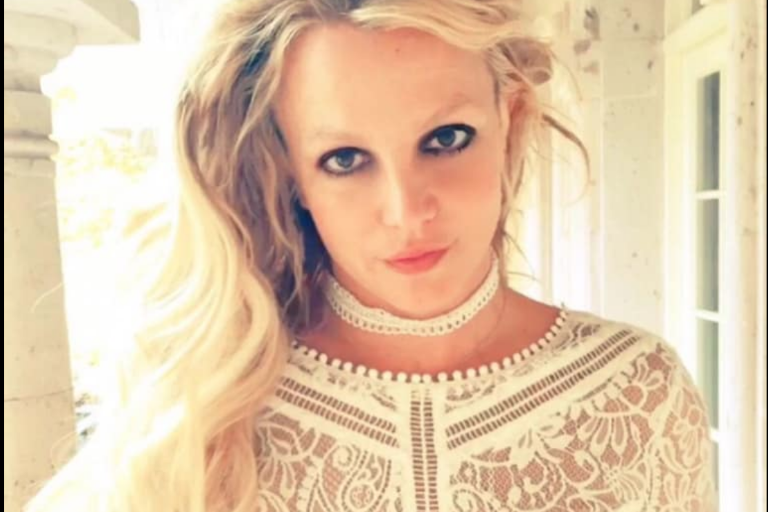 Explota Britney Spears tras acoso de clientes en un restaurante