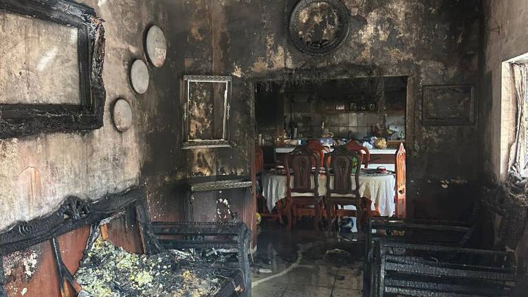 Incendio de vivienda en el Centro de Rosario.