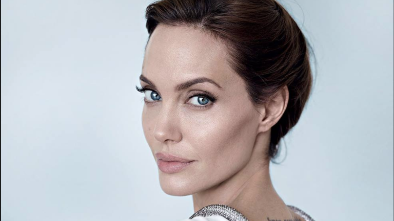 Angelina Jolie se lanza a crear su propia marca de ropa y accesorios y joyería personalizada.