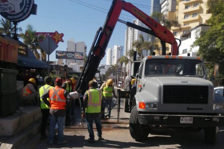 Habilitan doble sentido en carriles de norte a sur de la Avenida Camarón Sábalo