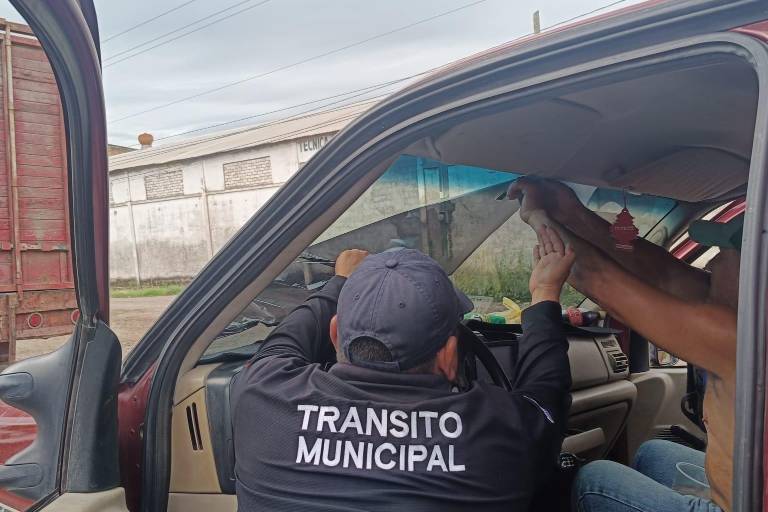 Sólo Tránsito puede multar por polarizado, policías no pueden retirarlo: SSPyTM