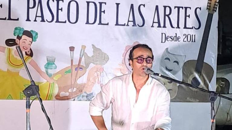 Al Paseo de las Artes concurren cantantes, músicos y poetas.