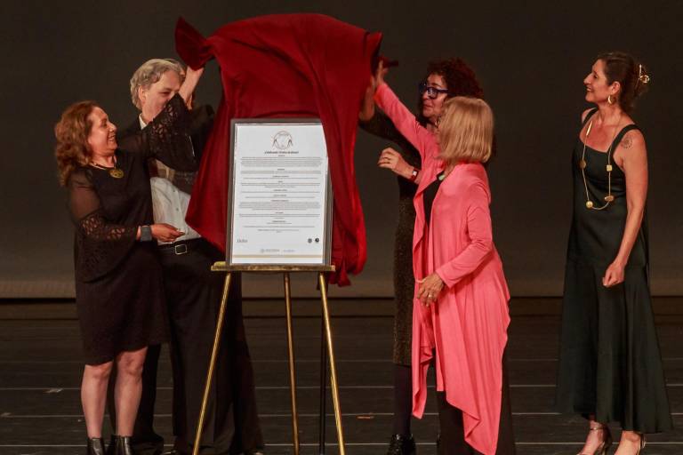 Celebra Delfos 30 años de hacer danza