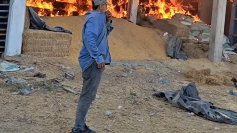 El incendio se reportó en un taller de la central de autobuses ubicada en la carretera a Tepuxta, Concordia.