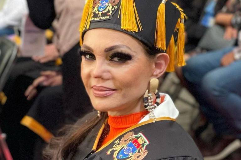 Recibe Carmen Campuzano Doctorado Honoris Causa