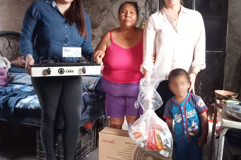 Lleva DIF Escuinapa ayuda a María del Carmen