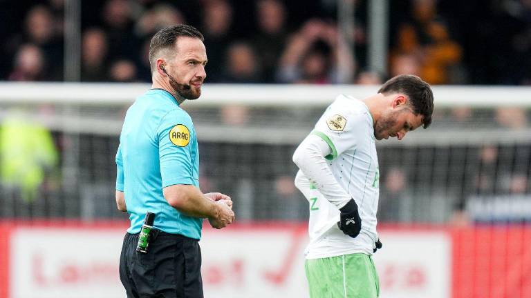 Santiago Giménez de nuevo no pudo anotar.