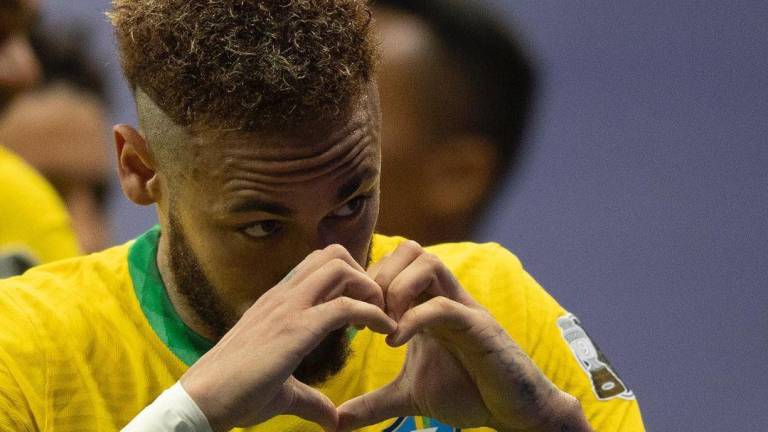 Neymar no podrá asistir al velorio de Pelé, en Brasil.