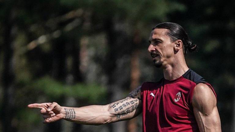 Zlatan Ibrahimovic entra al ‘club de los 40’ al renovar su contrato con el Milán hasta el 2022