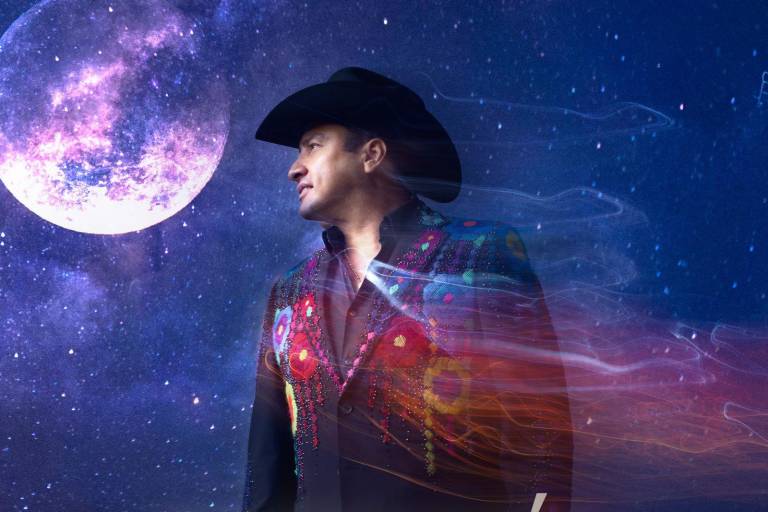 Julión Álvarez estrena ‘Mi Decisión’ y ‘7 Vidas’