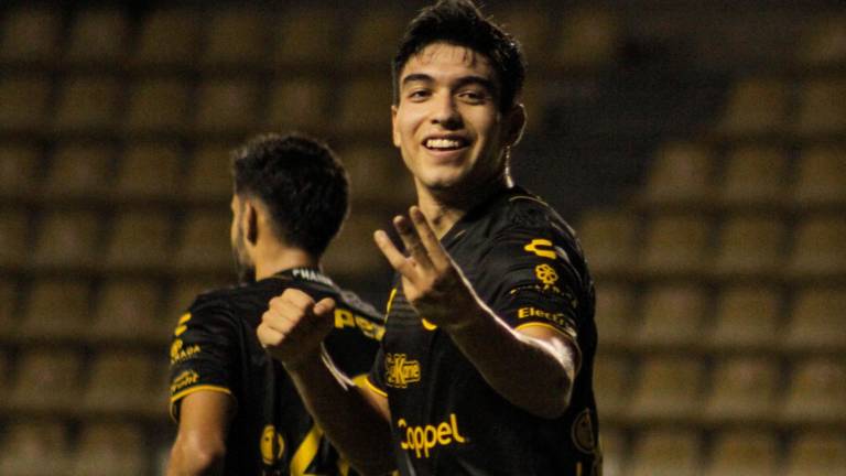 Rubén Hernández comandó la victoria de Dorados sobre Mineros.