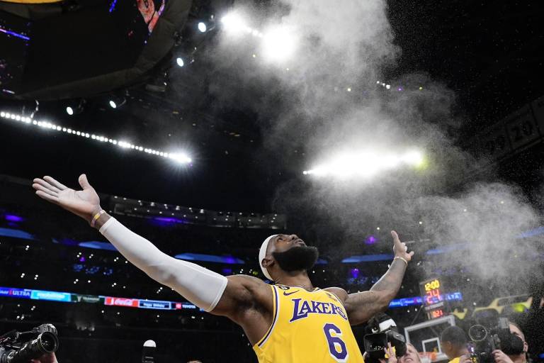 Lakers dejan el futuro en manos de LeBron James