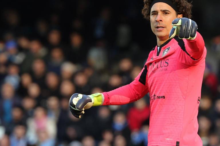 Ochoa regresa a la actividad con derrota ante el Napoli