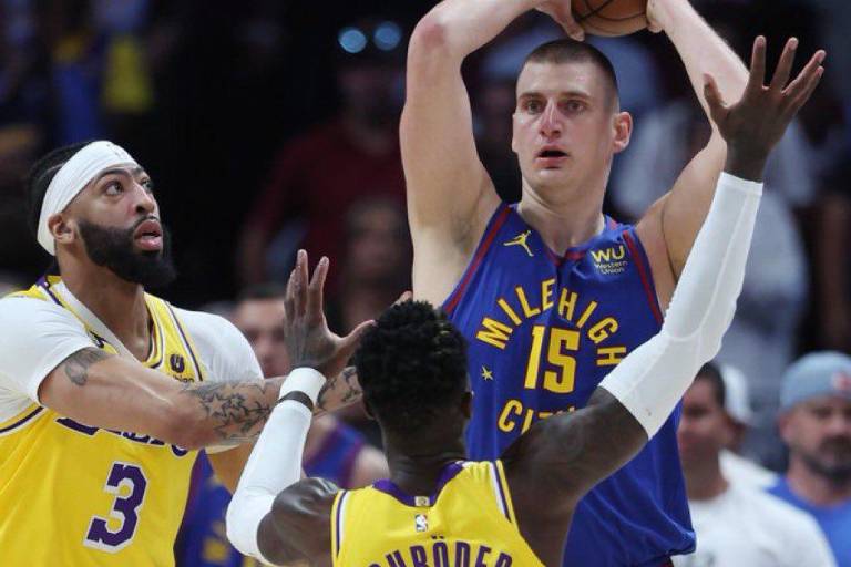 Detrás de un contundente Nikola Jokic, los Nuggets prevalecen sobre los Lakers