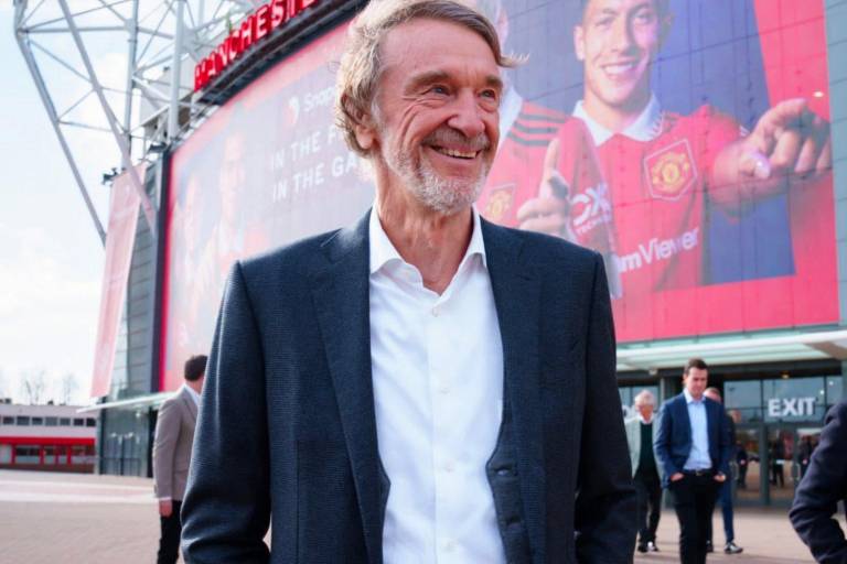 El Manchester United vende el 25% de acciones a INEOS