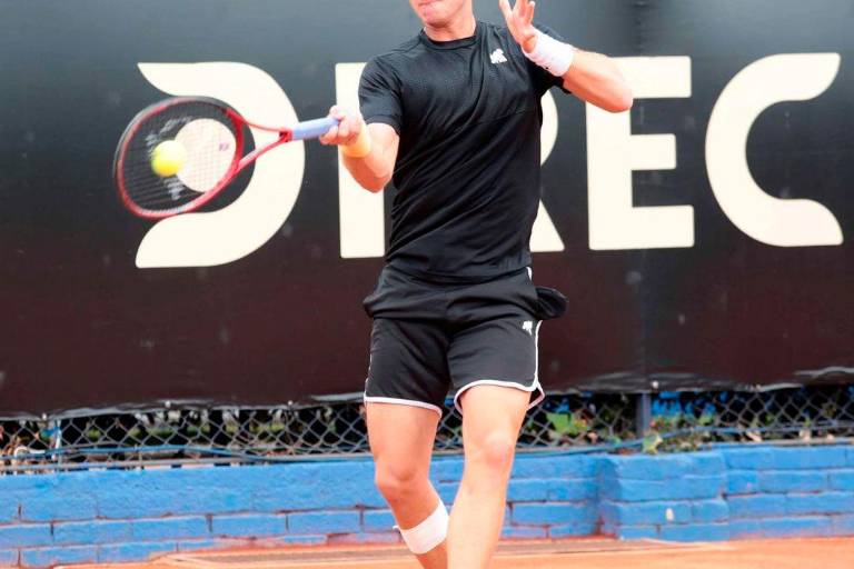 Mazatleco Luis Patiño se queda fuera en singles del Puerto Vallarta Open 2021
