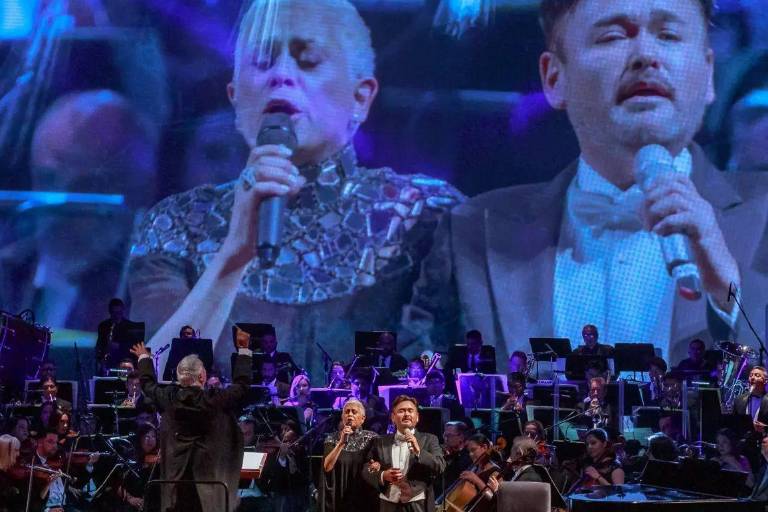 Rinden homenaje a Roberto Cantoral en Bellas Artes