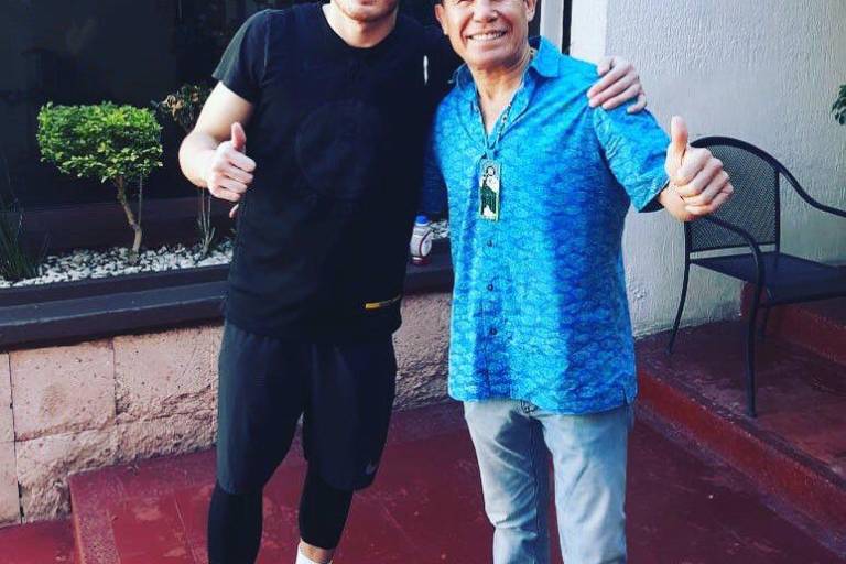 Omar Chávez niega estar molesto con su padre por subir al cuadrilátero al Canelo
