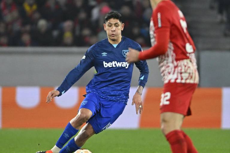 Edson Álvarez y el West Ham caen en la ida de los octavos de final de la Europa League