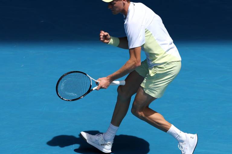 Sinner, Djokovic y Alcaraz arrancaron con victorias en el Abierto de Australia