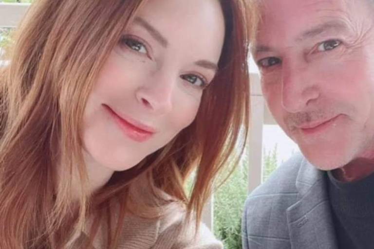 Papá de Lindsay Lohan es arrestado por violencia doméstica en Texas