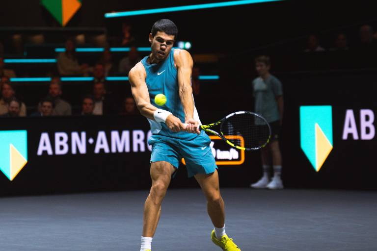 Alcaraz supera con apuros a Van de Zandschulp en su debut en Rótterdam