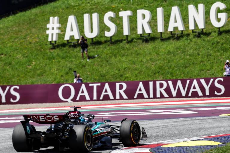 Guerra de Verstappen y Norris acaba en victoria de Russell en Austria; Checo es séptimo