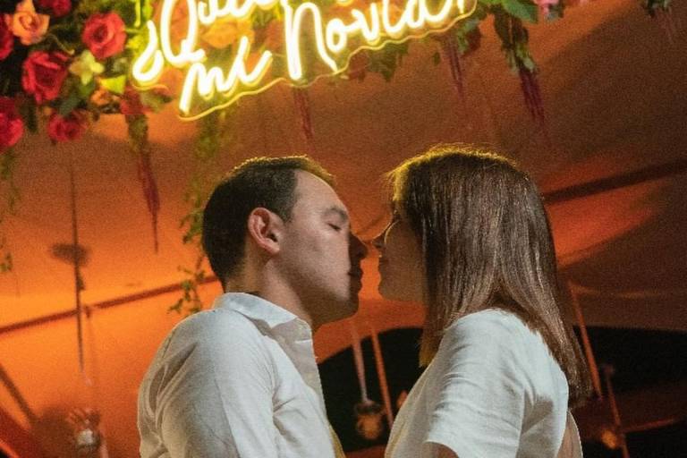 El Yaki deja la soltería, presume romance