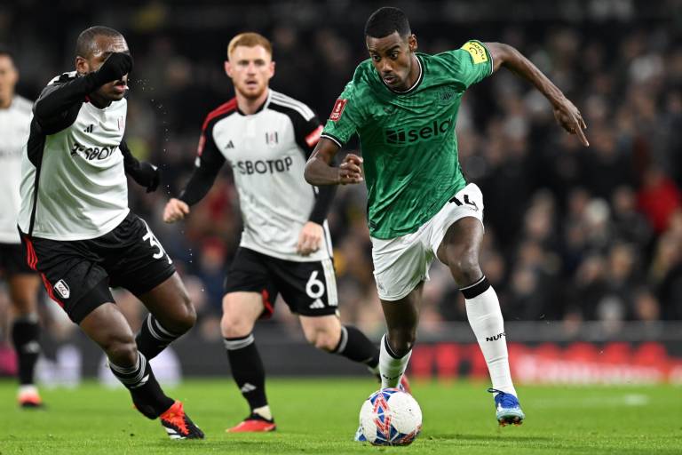 El Newcastle echa en cuarta ronda de la FA Cup al Fulham de Raúl Jiménez