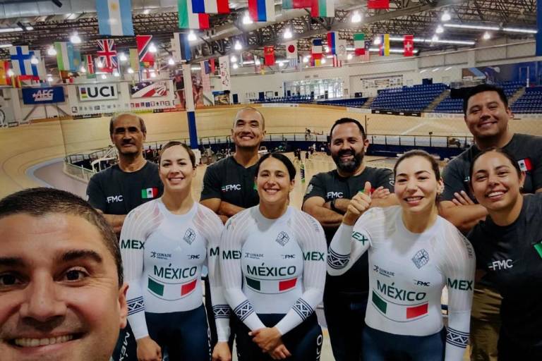 Luz Daniela Gaxiola y equipo mexicano ganan Premio Luchador Olmeca
