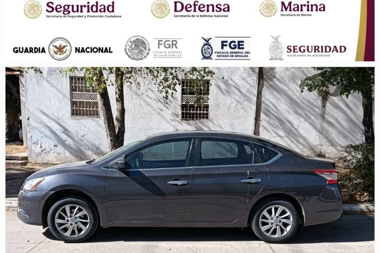 Aseguran un vehículo robado en la colonia Laureles Pinos, en Culiacán