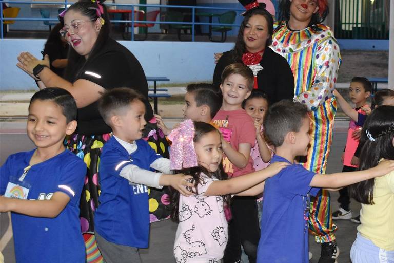 Viven los pequeños la magia del circo