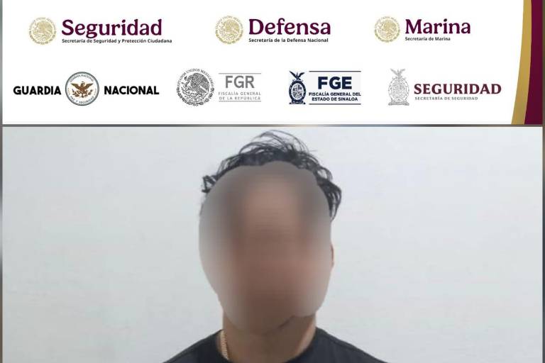 Detienen en Mazatlán a evadido de Aguaruto; le aseguran armas y chaleco táctico.