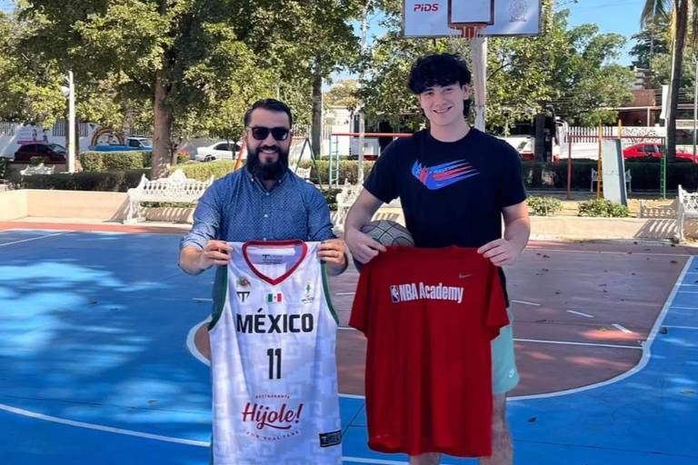 Entrega PIDS cancha rehabilitada en Colonia Gabriel Leyva