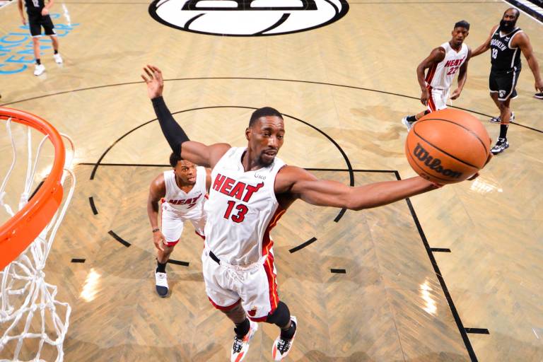Miami Heat impone su juego físico ante un Brooklyn Nets nublado