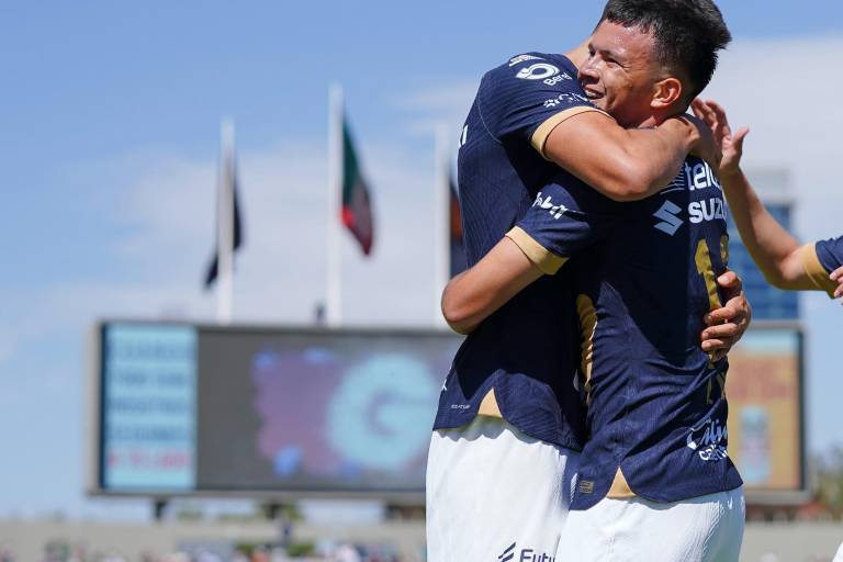Pumas golea a Puebla con doblete de Alí Ávila