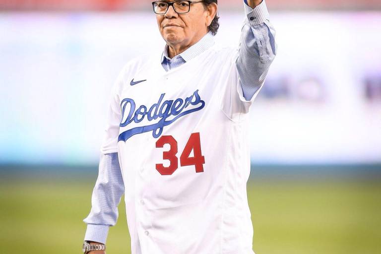 Trasciende el fallecimiento de Fernando Valenzuela, pero lo desmienten más tarde