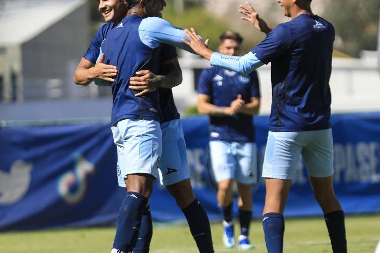‘Toro’ Fernández debuta con gol en la victoria de Cruz Azul ante Atlante